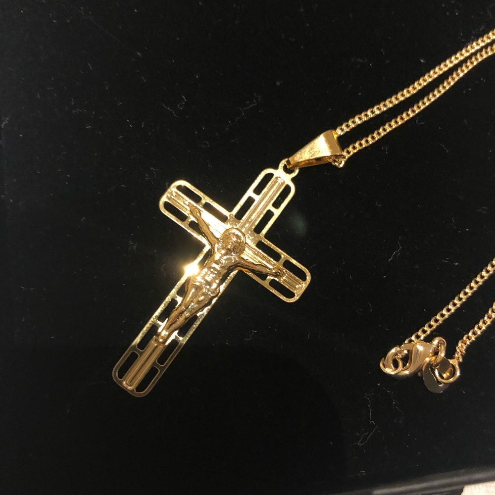 M Jewelers Cross Necklace - Picture 3 of 4